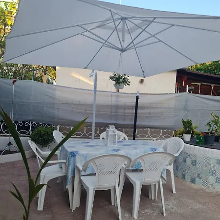 Daire Delia Paestum